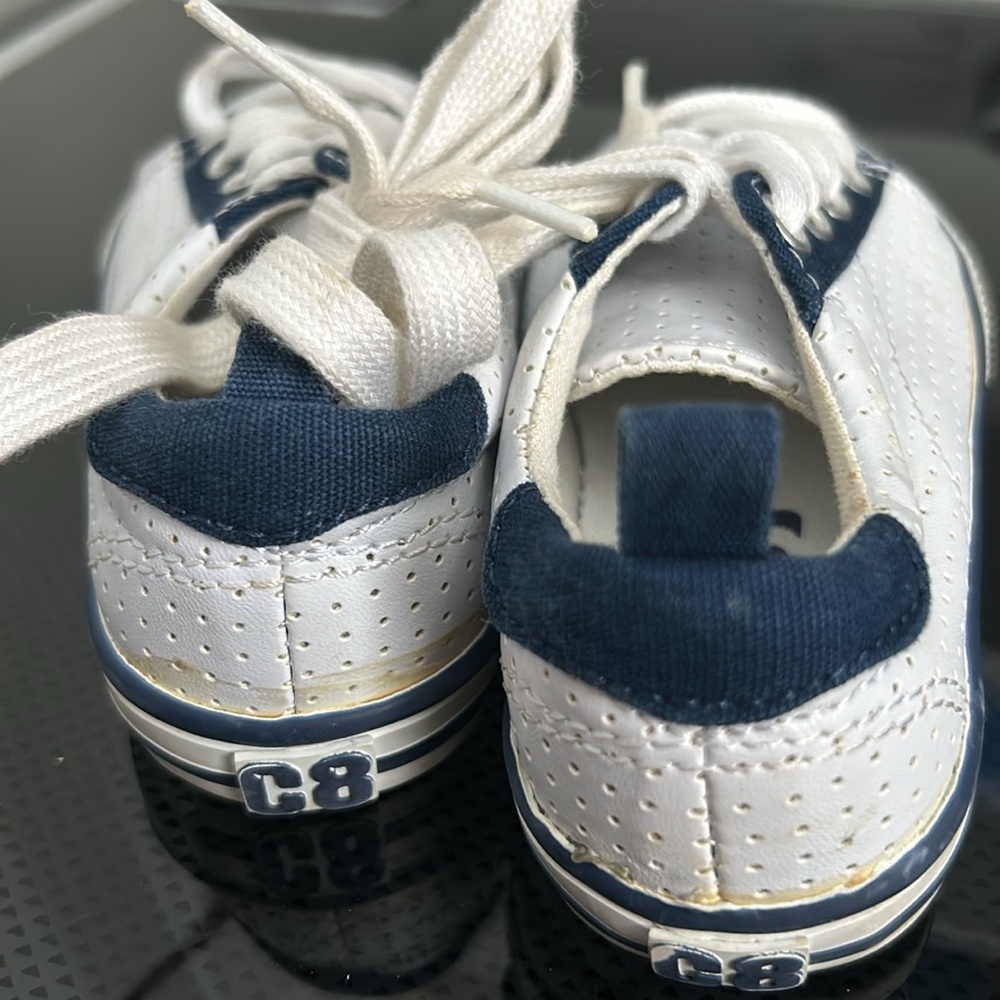 FREE IN BUNDLE Toddler boys size 7 lace up sneakers tennis shoes - Picture 3 of 4